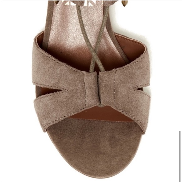 BRAND NEW Dolce Vita Taupe Suede Wedge Sandals - Picture 4 of 9